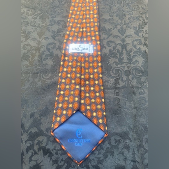 CERUTTI 1881 Paris  Made in France tie
70% Wool 30% Silk - Picture 3 of 6